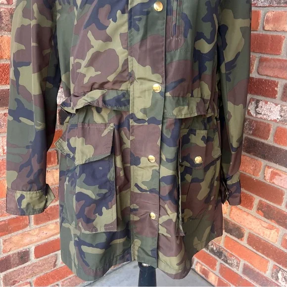 J. Crew Camouflage Rain Jacket with Gold Zipper and Snaps Size Small - Picture 5 of 16